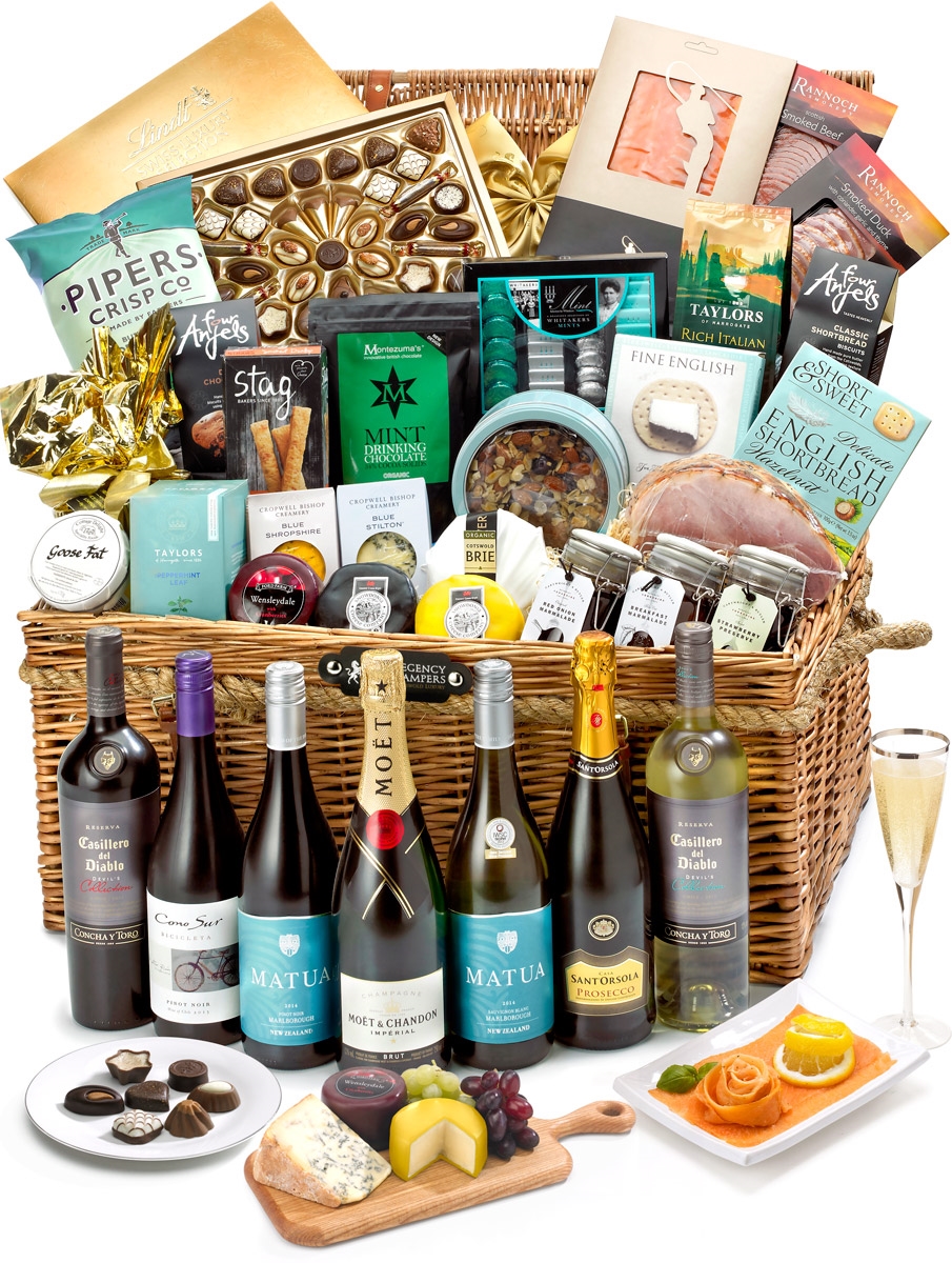 Highgrove Hamper With Moët Champagne Regency Hampers